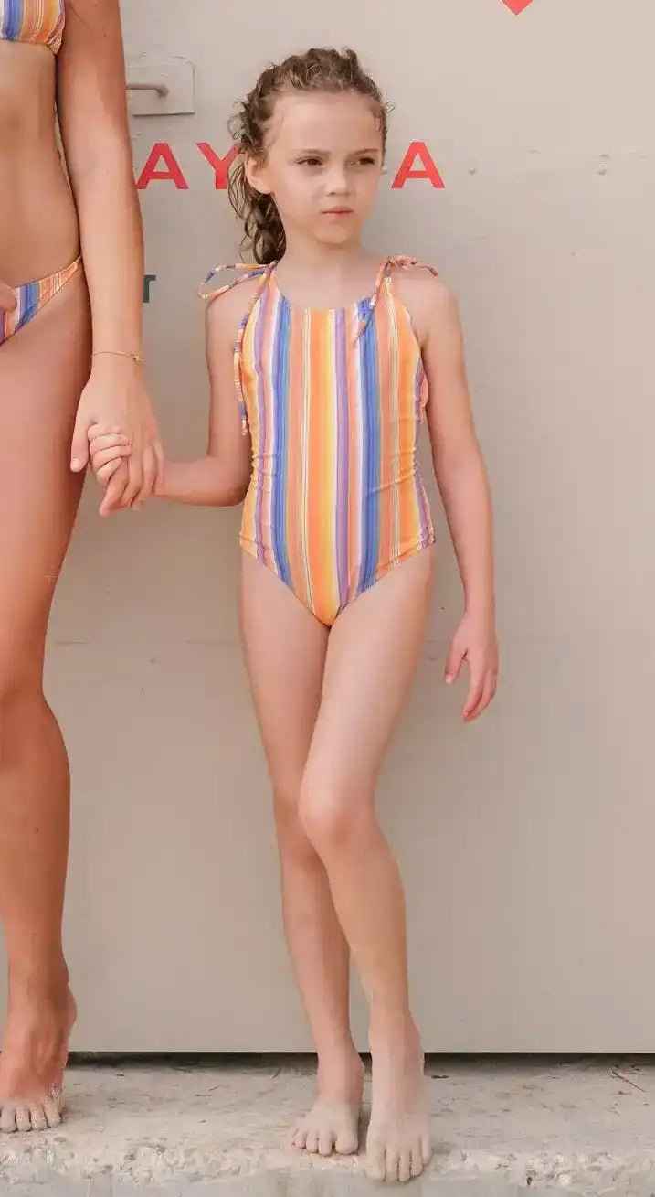 Maillot de bain une pièce fille, rayures oranges  | ARIZONA 1P